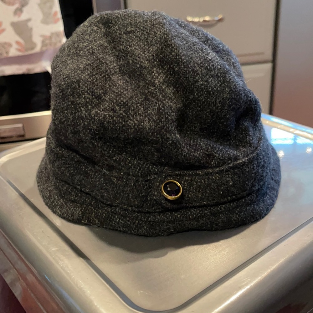 Excellent condition hat